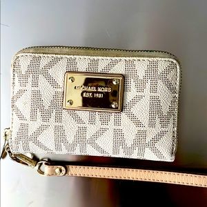 MK white wallet/wristlet